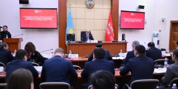 Новая Конституция и «Справедливый Казахстан»: фракция НПК провела расширенное заседание