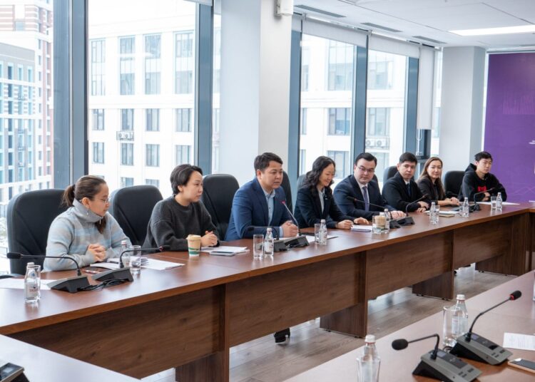 Национальная волонтерская сеть поддержала конституционную реформу и обратилась к казахстанцам