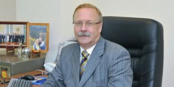 В проекте новой Конституции предложили закрепить разграничение прав гражданина и прав человека