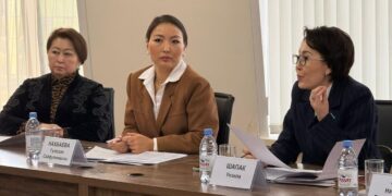 ЭКСПЕРТЫ ИНСТИТУТА ПАРЛАМЕНТАРИЗМА ВЫРАЗИЛИ ПОДДЕРЖКУ ПРОЕКТУ НОВОЙ КОНСТИТУЦИИ