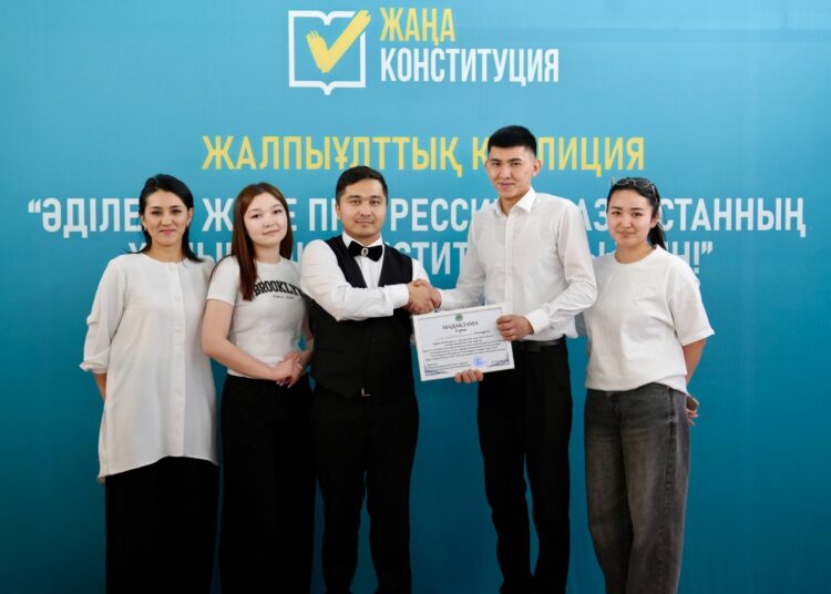 В Бескарагайском районе прошла квест-игра «Изучаем Конституцию вместе»