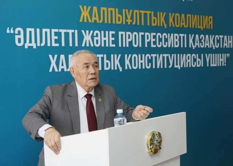 В СЕМЕЕ СОСТОЯЛАСЬ ВСТРЕЧА С КОЛЛЕКТИВОМ ДВОРЦА ТВОРЧЕСТВА ПО ПРОЕКТУ КОНСТИТУЦИИ