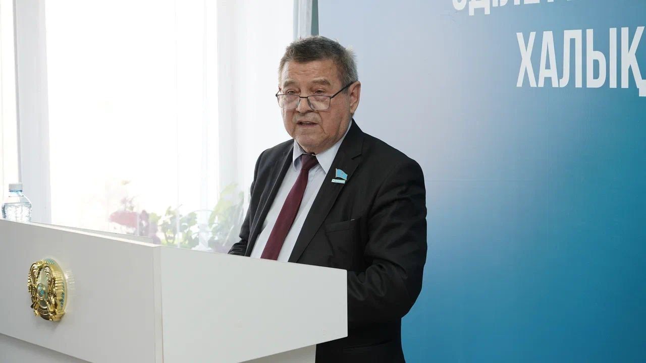 В СЕМЕЕ СОСТОЯЛАСЬ ВСТРЕЧА С КОЛЛЕКТИВОМ ДВОРЦА ТВОРЧЕСТВА ПО ПРОЕКТУ КОНСТИТУЦИИ