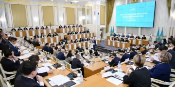 В Казахстане предлагают закрепить в Конституции понятие «волонтерство»