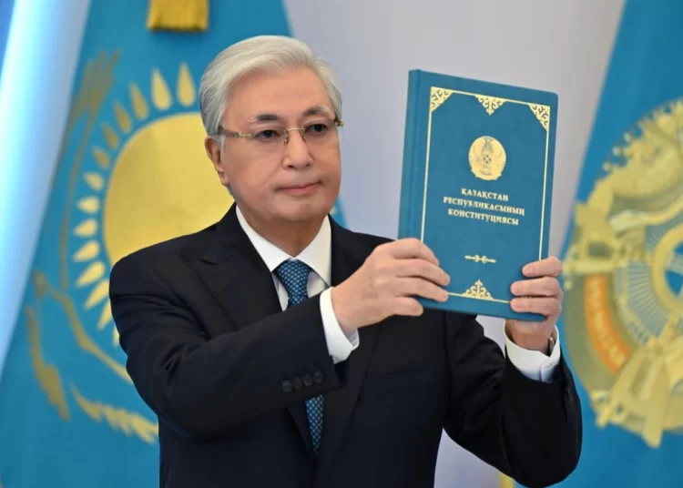 Президент принял участие в торжественном мероприятии, посвященном принятию Конституции