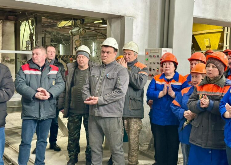 В ОБЛАСТИ АБАЙ РЕГИОНАЛЬНАЯ КОАЛИЦИЯ ПРОВЕЛА ВСТРЕЧУ С ТРУДОВЫМ КОЛЛЕКТИВОМ ПРЕДПРИЯТИЯ «СИЛИКАТ»