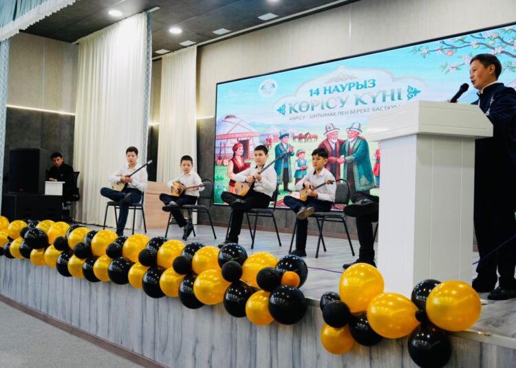 К барьеру: в Семее стартовал областной этап республиканского дебатного турнира