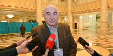 Председатель ЦИК Азербайджана посетил 50 избирательных участков в Казахстане