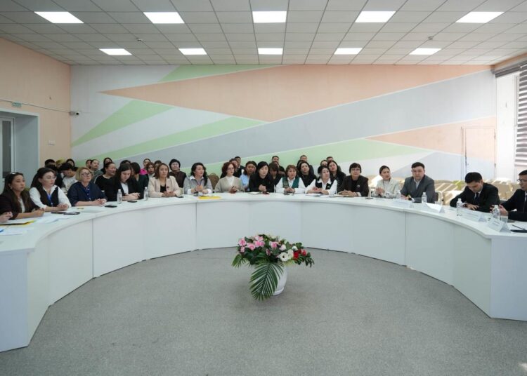 Распознать радикализацию заранее: в Семее прошёл практический семинар для педагогов