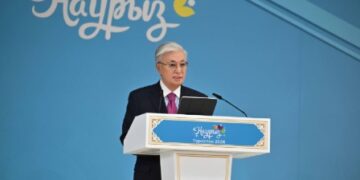 Глава государства поздравил казахстанцев с праздником Науры