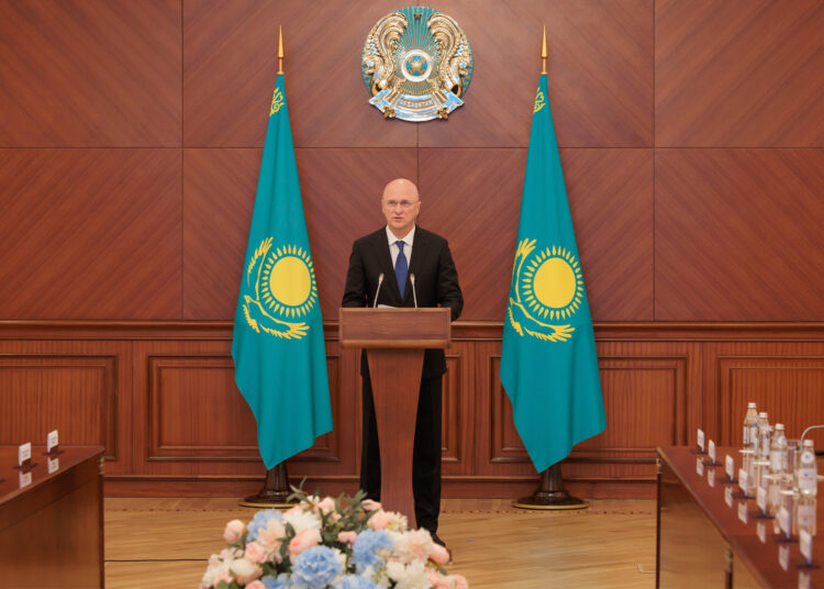 От имени Президента вручены государственные награды участникам эвакуации казахстанцев из стран Ближнего Востока