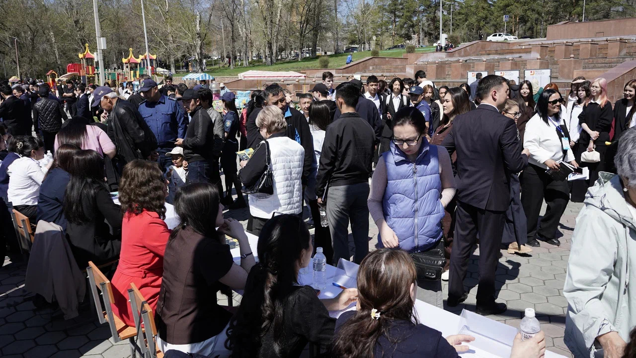 В Семее прошла ярмарка вакансий «Адал адам – адал еңбек»