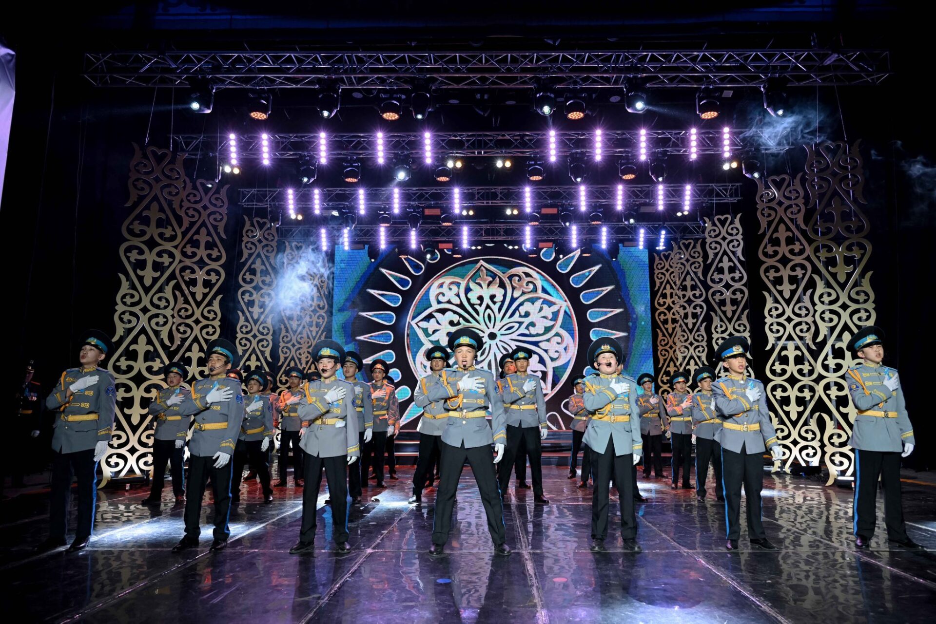 В Семее состоялось торжественное мероприятие, посвященное Дню защитника Отечества и Дню Победы