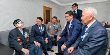 В области Абай оказали почести ветеранам войны и труженикам тыла