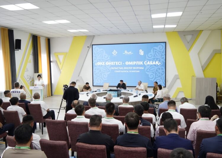«Әке өнегесі – өмірлік сабақ»: в области Абай обсудили роль отцов в воспитании подрастающего поколения