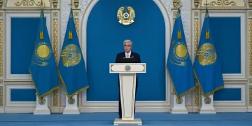 Разработать программу поддержки работников ПМСП поручил Токаев