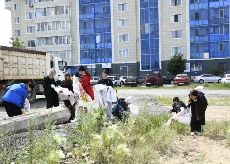 «Таза Қазақстан»: молодежь провела экологическую акцию в Астане