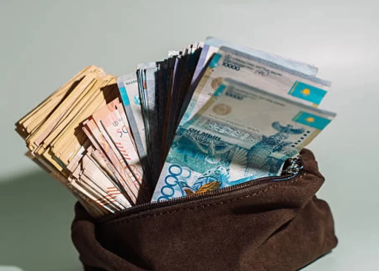 Реальные доходы казахстанцев увеличились на фоне роста номинальных выплат