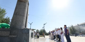 В День Абая Республиканский предвыборный штаб партии «Әділет» прибыл в Семей