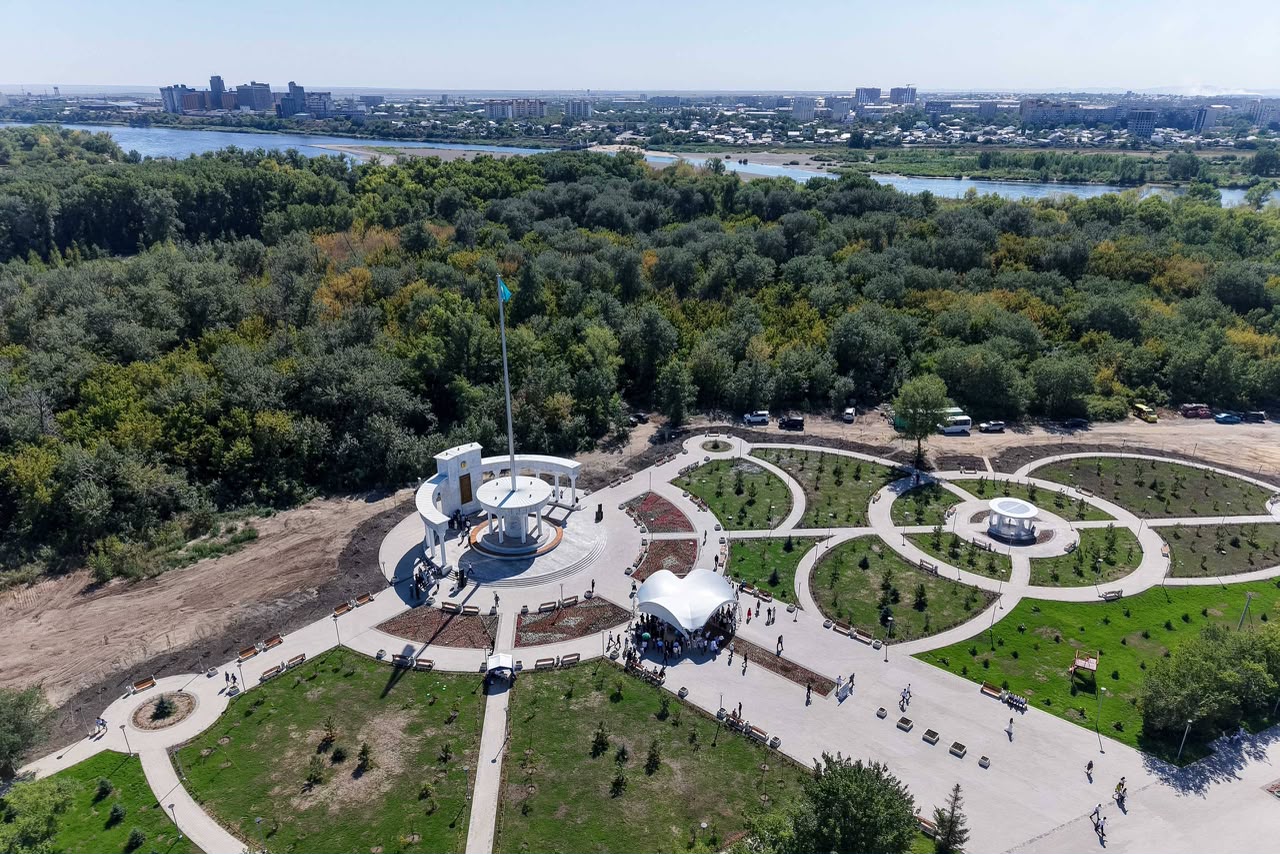 В Семее открылась Площадь государственных символов — первый объект акции «Абайға құрмет»