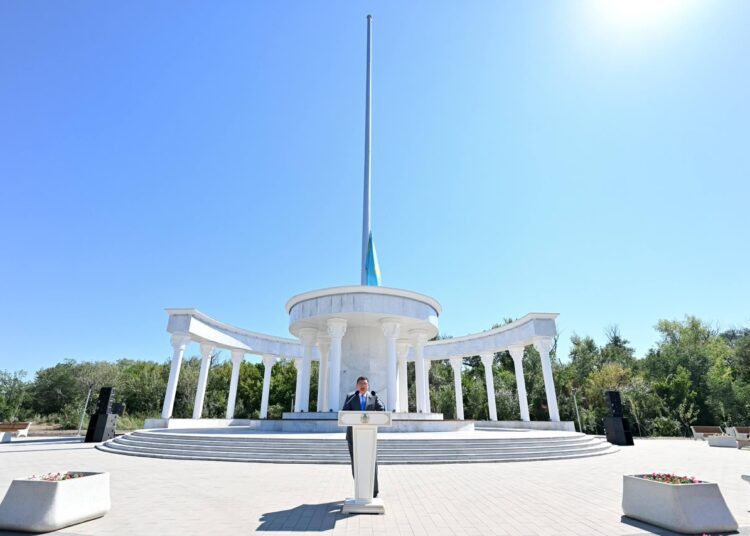 В Семее открылась Площадь государственных символов — первый объект акции «Абайға құрмет»