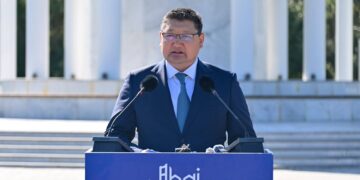 В области Абай впервые проводили призывников в армию в новом формате
